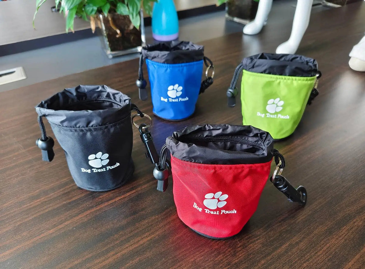 Dog Treat Pouch, Portable& Durable Pet Training Bag Pouch Treat Bag, Drawstring Zipper, Ideal for On-the-Go Snacks, Dog Snacks